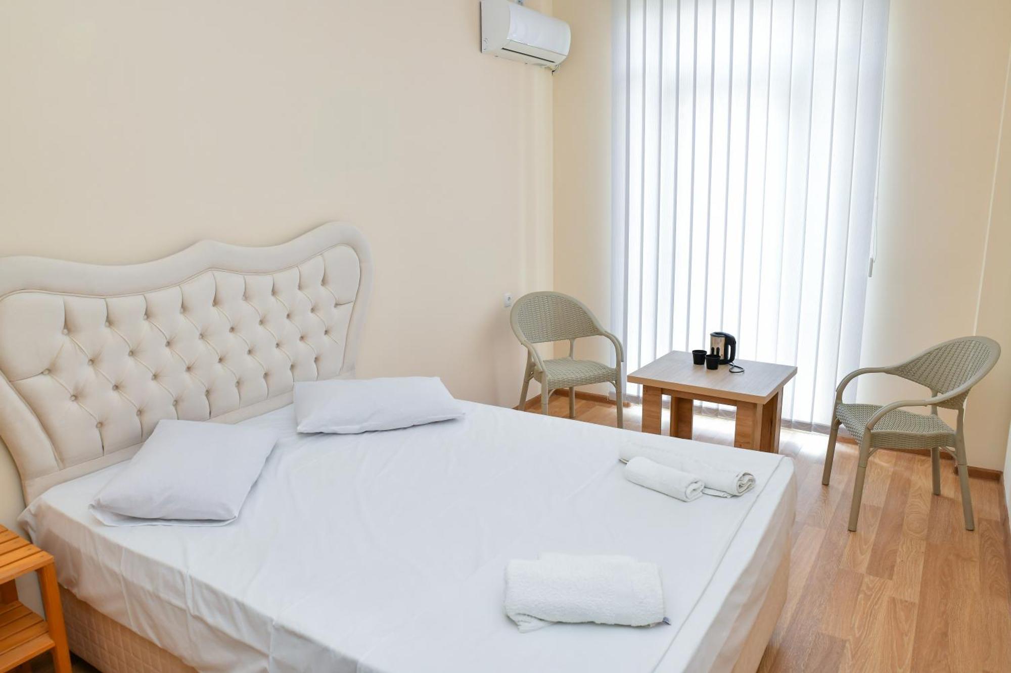 Just Inn Kutaisi Exterior foto