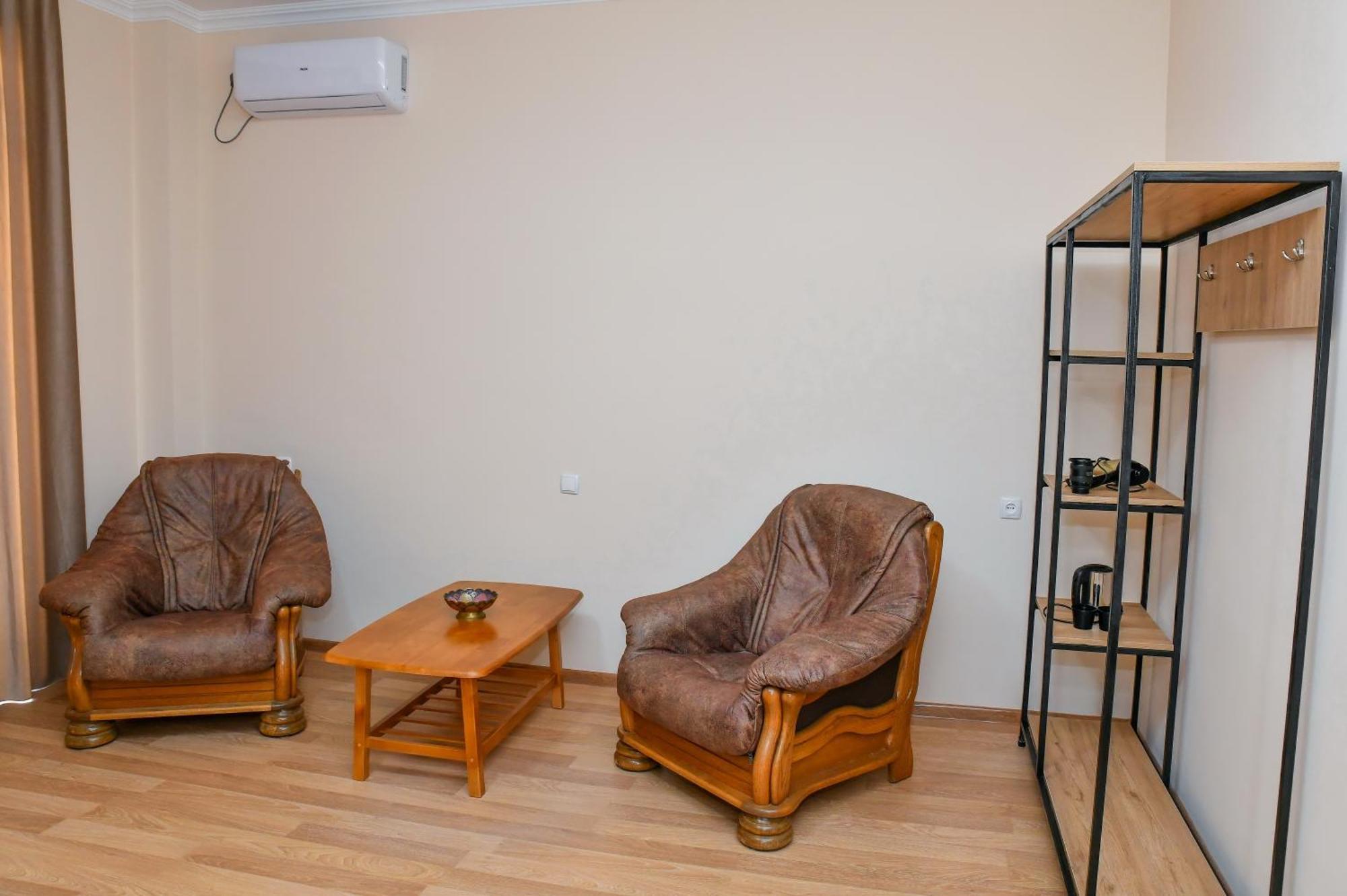 Just Inn Kutaisi Exterior foto