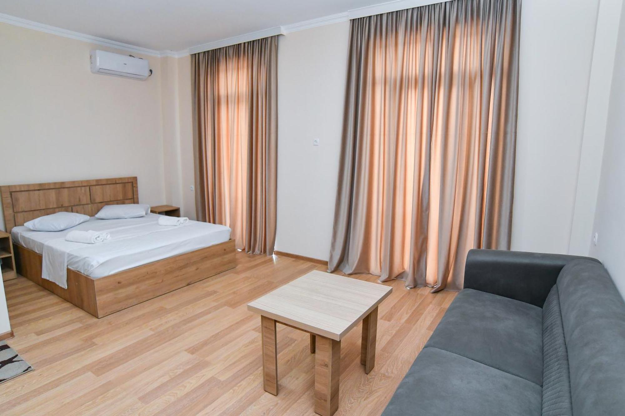 Just Inn Kutaisi Exterior foto