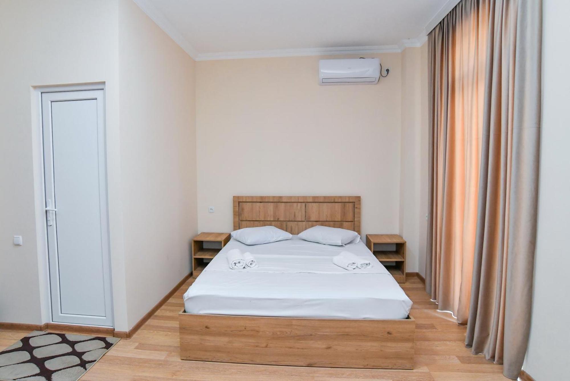 Just Inn Kutaisi Exterior foto